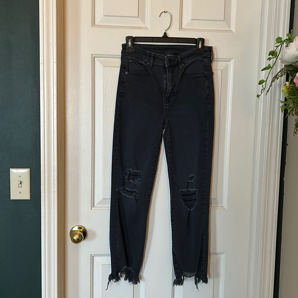 American Eagle Super Stretch Black Distressed Jeans, Size 2